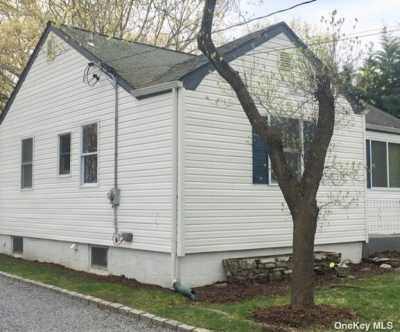 Home For Rent in Smithtown, New York