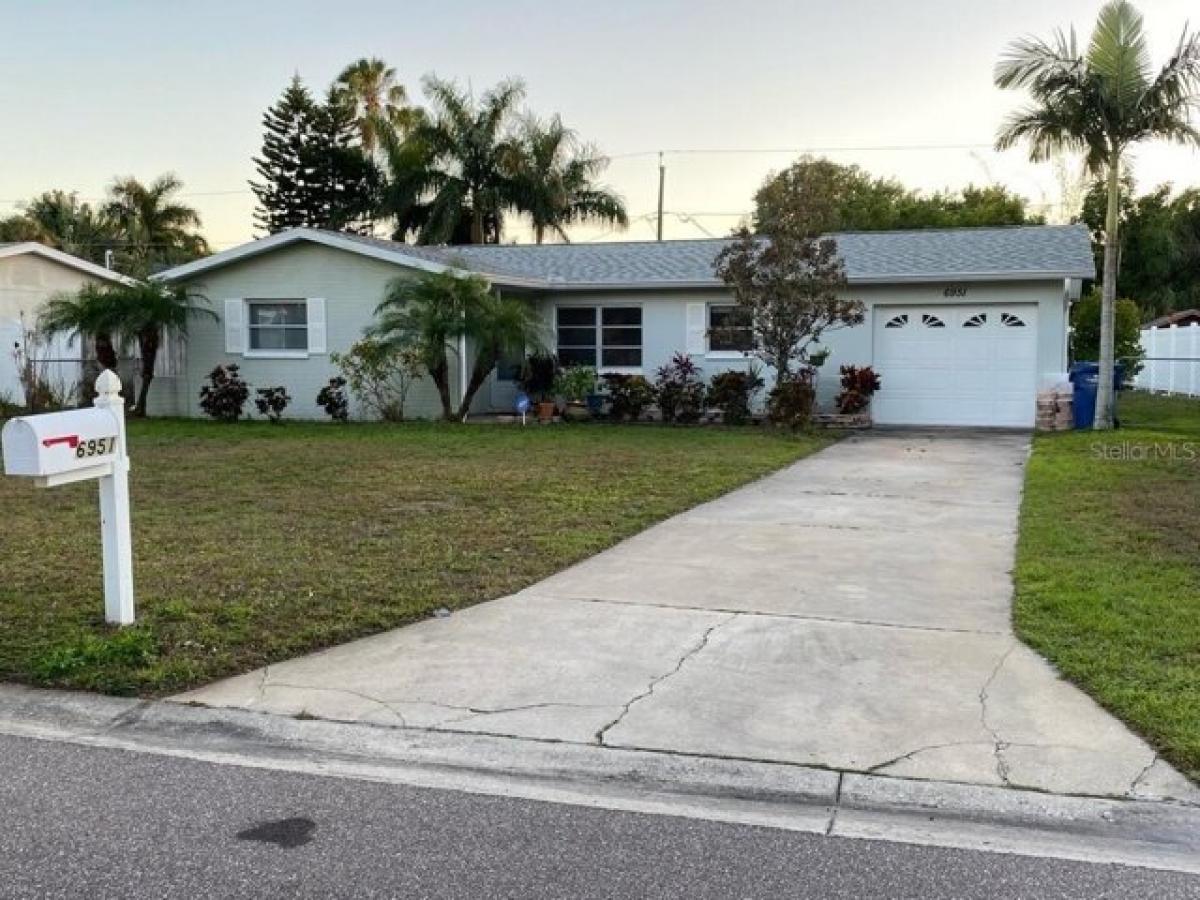Picture of Home For Sale in South Pasadena, Florida, United States