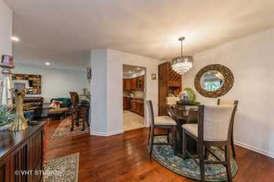 Home For Sale in Wheeling, Illinois
