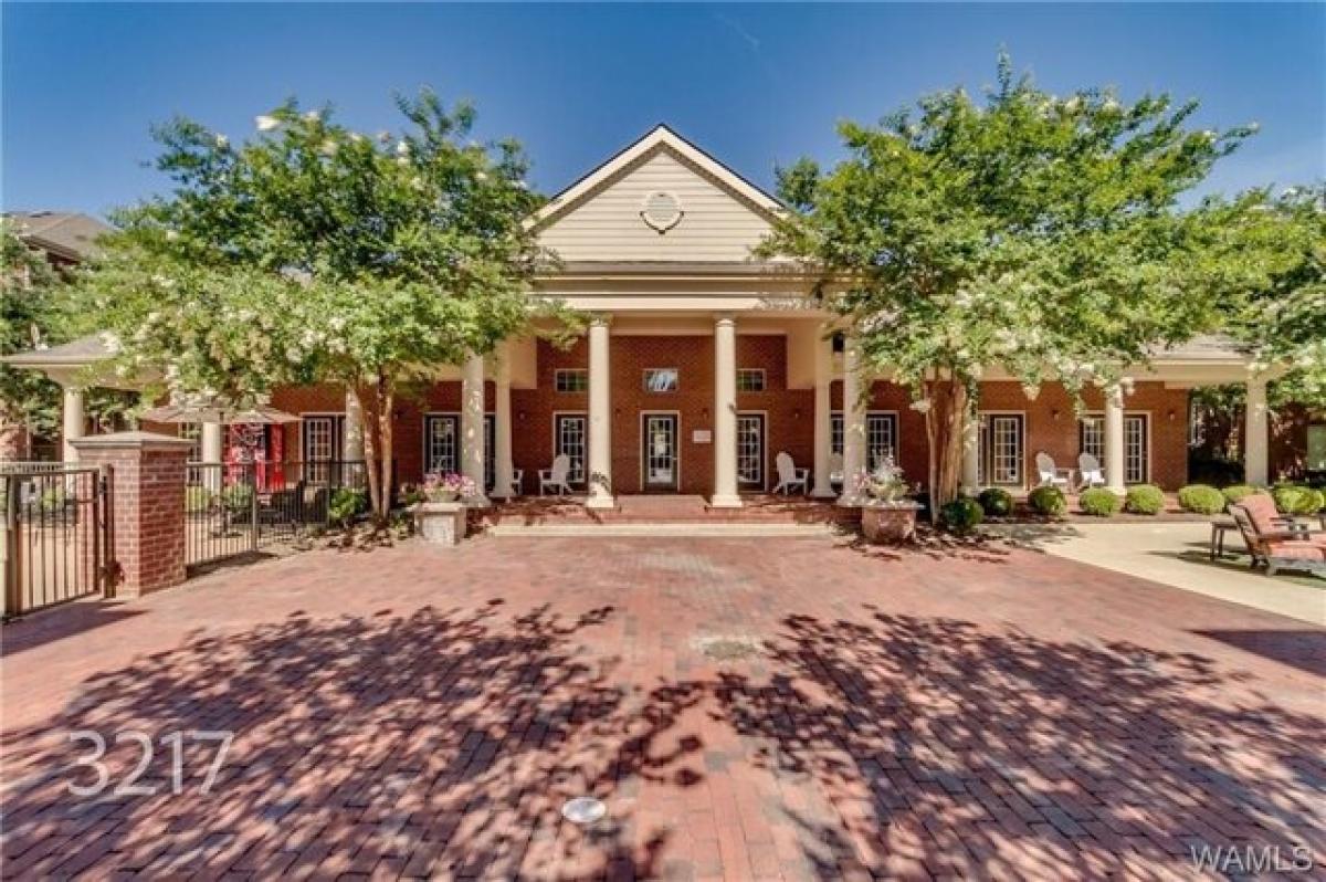 Picture of Home For Sale in Tuscaloosa, Alabama, United States