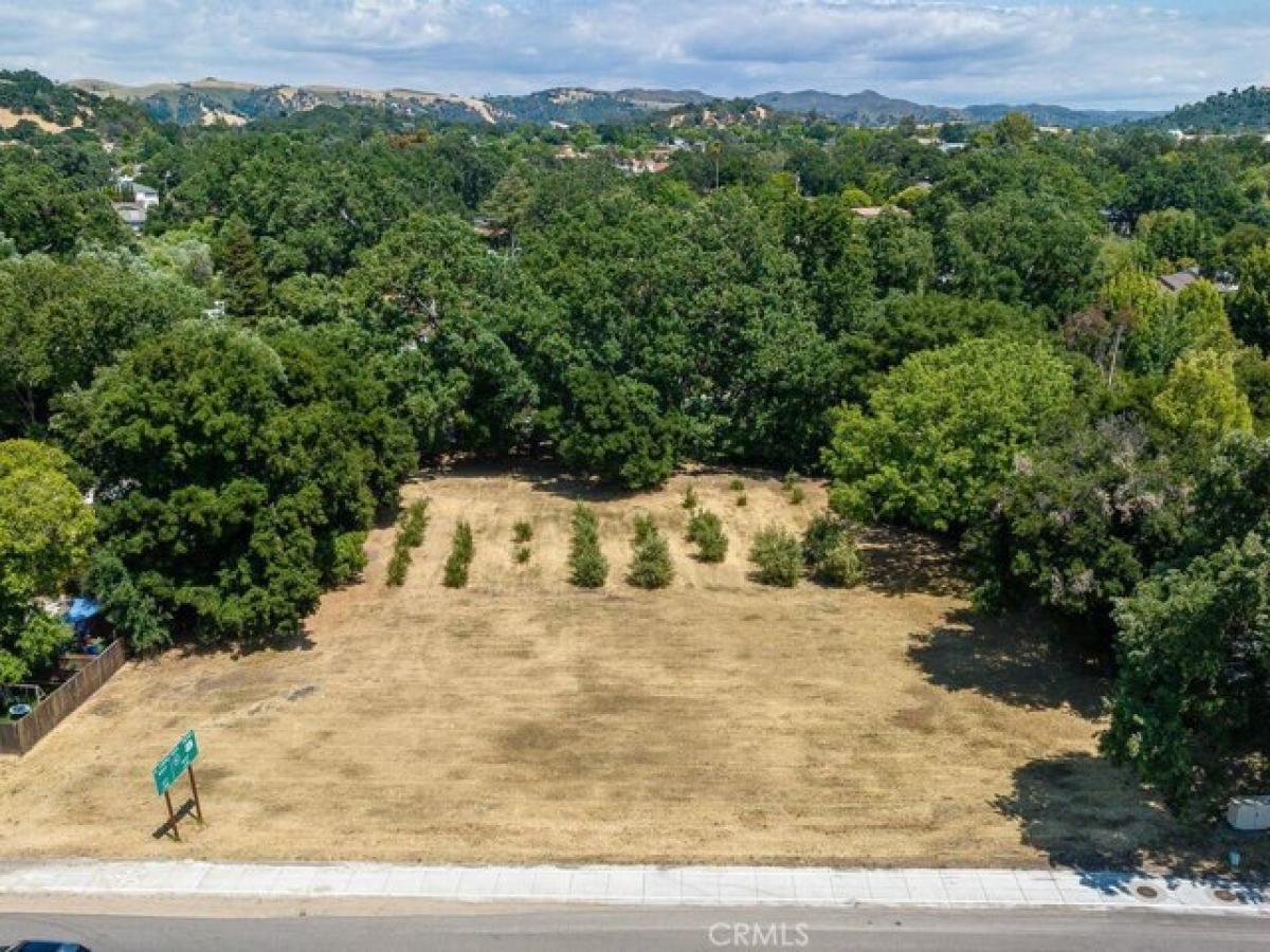 Picture of Residential Land For Sale in Atascadero, California, United States