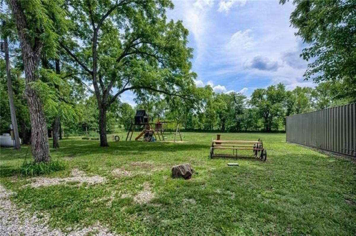 Picture of Home For Sale in Drexel, Missouri, United States