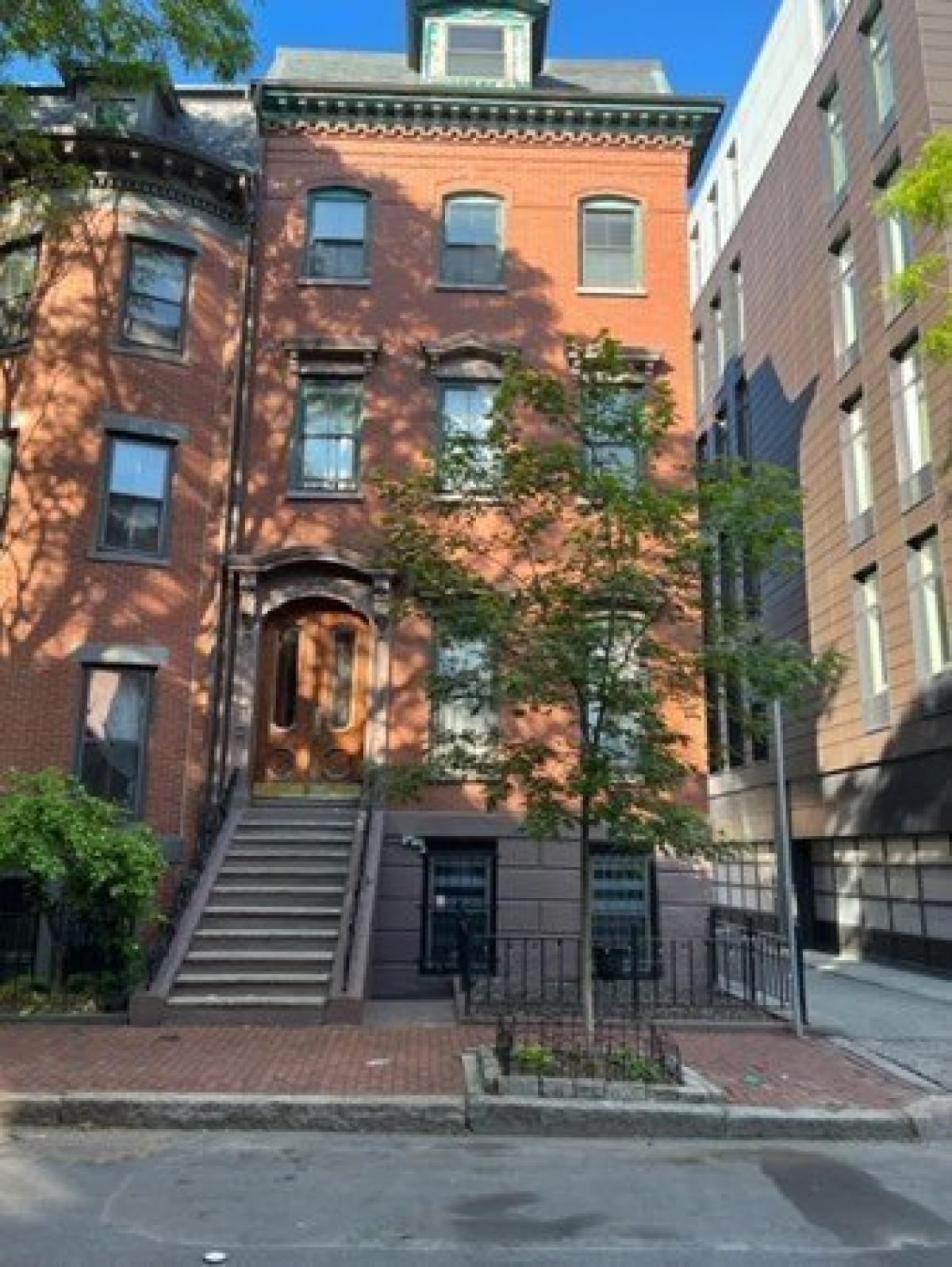 Picture of Home For Sale in Boston, Massachusetts, United States