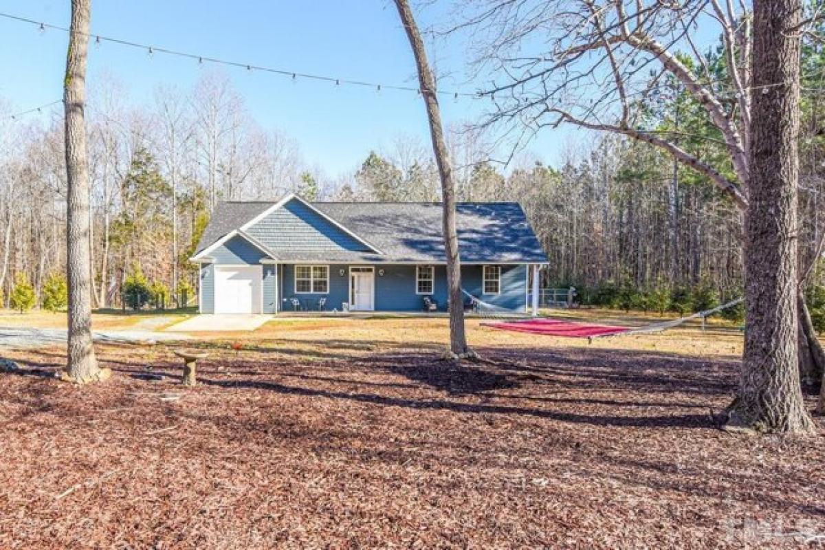 Picture of Home For Sale in Siler City, North Carolina, United States