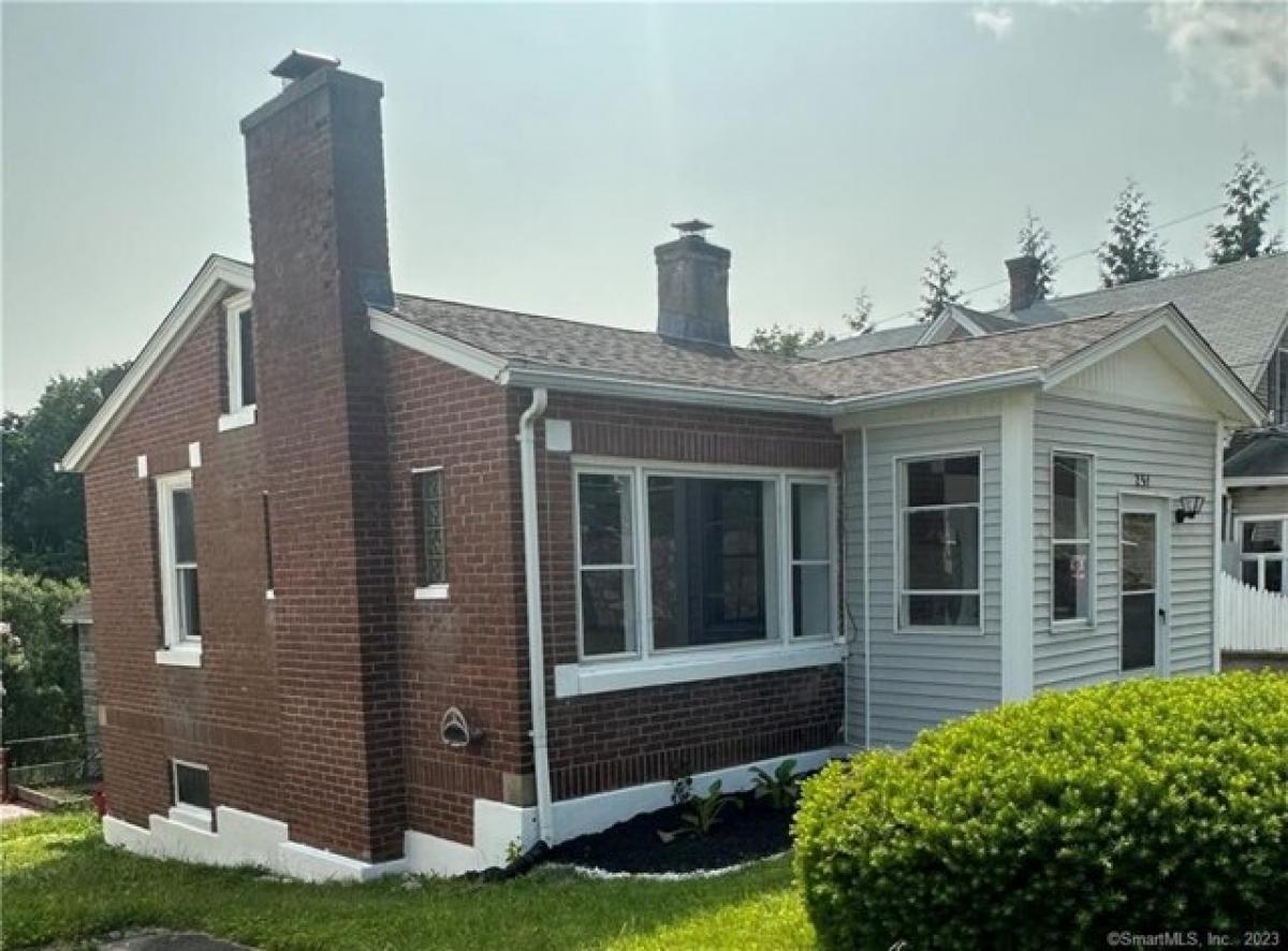 Picture of Home For Sale in Watertown, Connecticut, United States