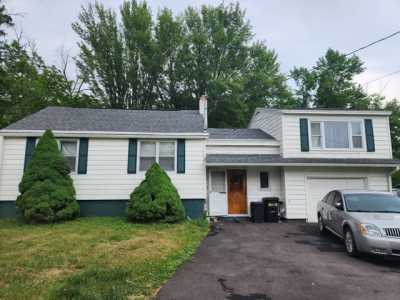 Home For Sale in Liverpool, New York
