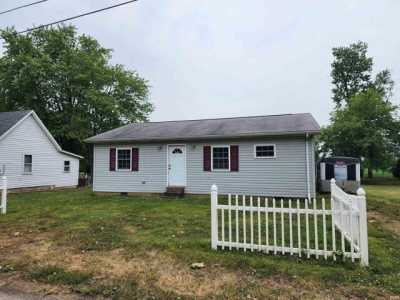 Home For Sale in Bicknell, Indiana