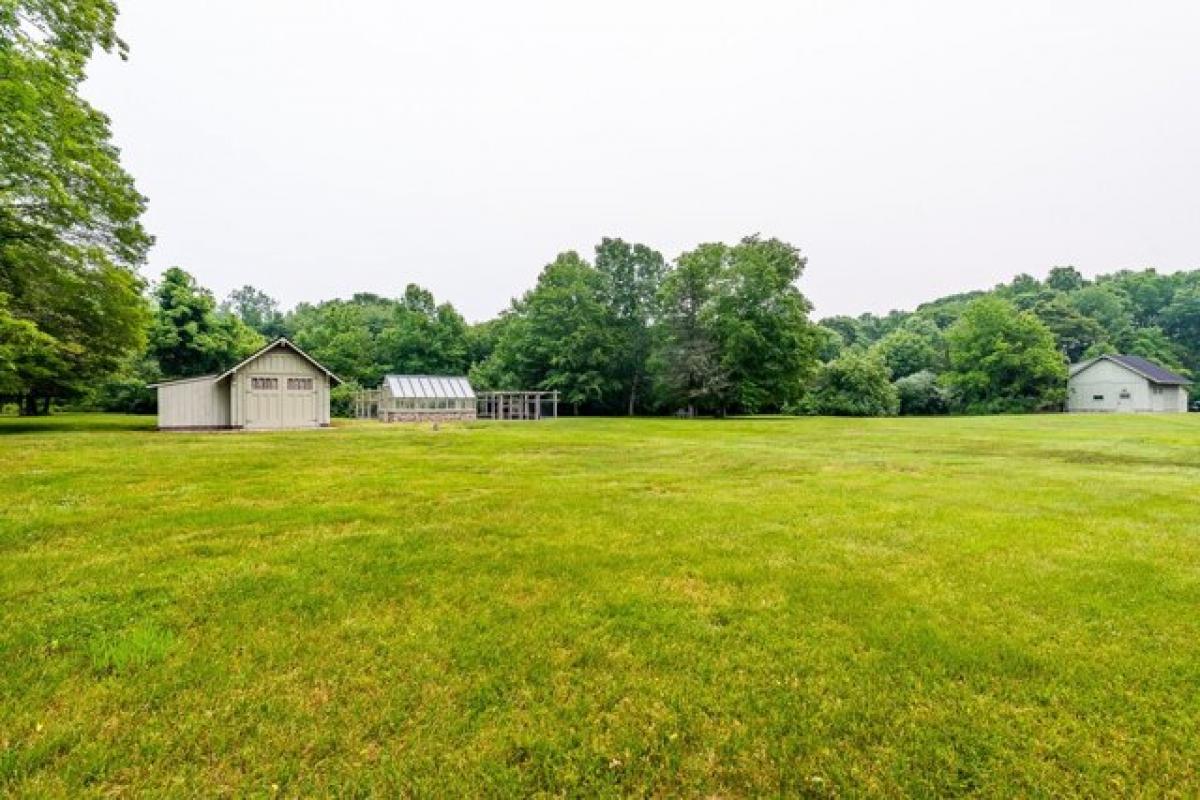 Picture of Home For Sale in East Haddam, Connecticut, United States
