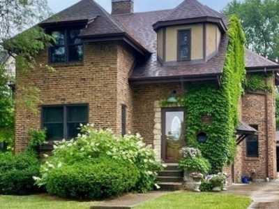 Home For Sale in Elmhurst, Illinois