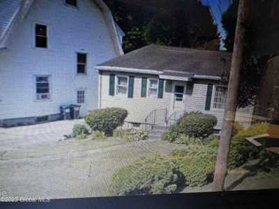 Home For Sale in Wynantskill, New York