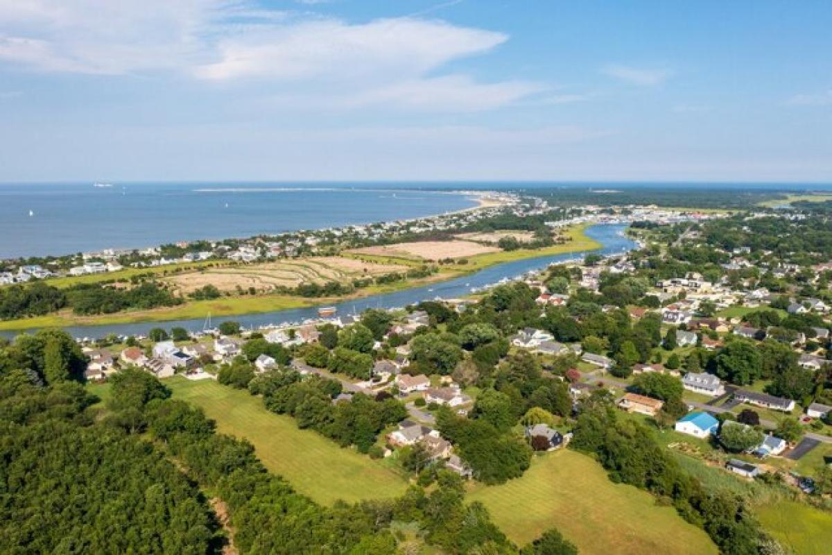 Picture of Home For Sale in Lewes, Delaware, United States