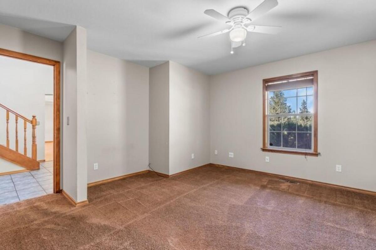 Picture of Home For Sale in Redmond, Oregon, United States