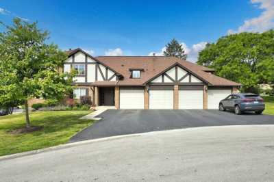 Home For Sale in Indian Head Park, Illinois