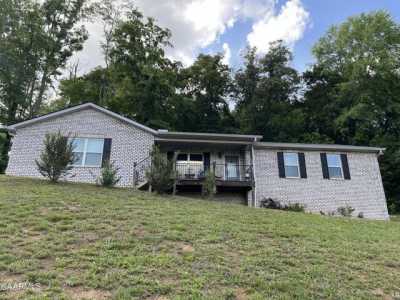 Home For Sale in Clinton, Tennessee