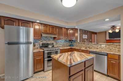 Home For Sale in Cream Ridge, New Jersey