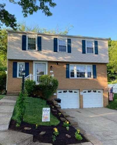 Home For Sale in Bethel Park, Pennsylvania