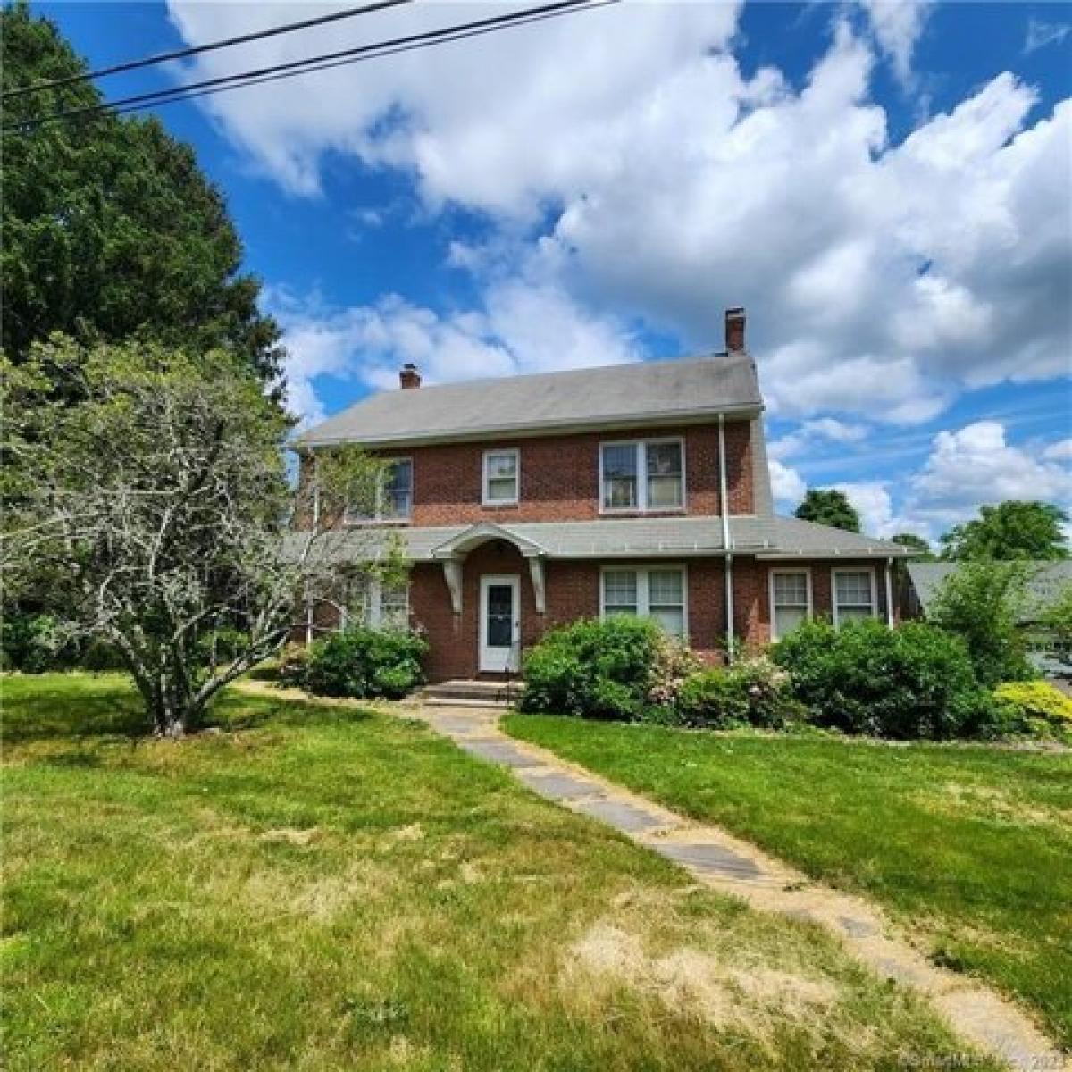 Picture of Home For Sale in Windsor Locks, Connecticut, United States