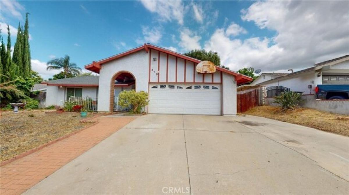 Picture of Home For Sale in Corona, California, United States