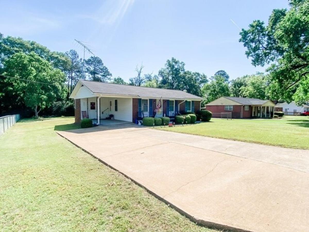 Picture of Home For Sale in Blakely, Georgia, United States