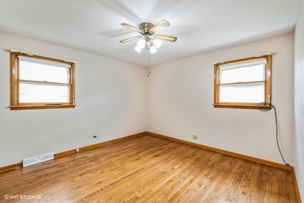 Picture of Home For Sale in La Grange, Illinois, United States