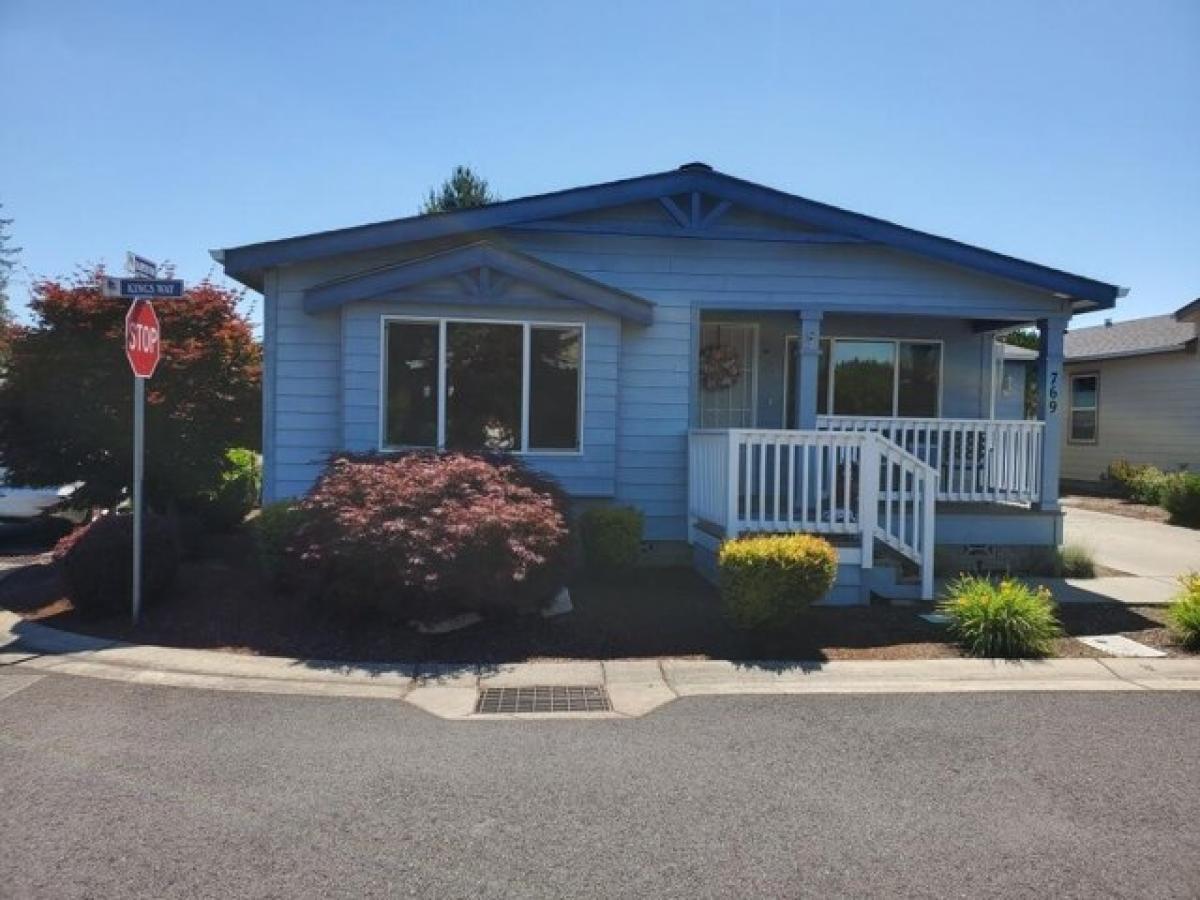 Picture of Home For Sale in Grants Pass, Oregon, United States