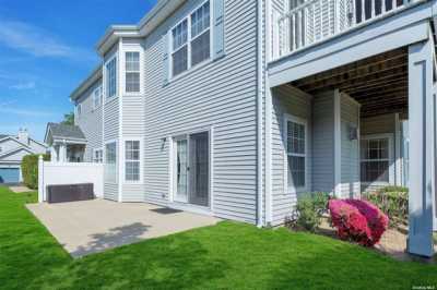 Home For Sale in Moriches, New York