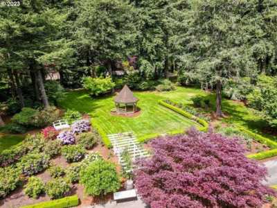 Home For Sale in Troutdale, Oregon