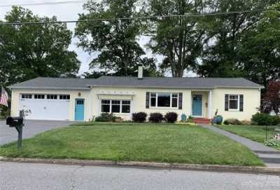 Home For Sale in Statesville, North Carolina