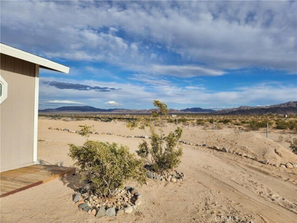 Picture of Home For Sale in Twentynine Palms, California, United States
