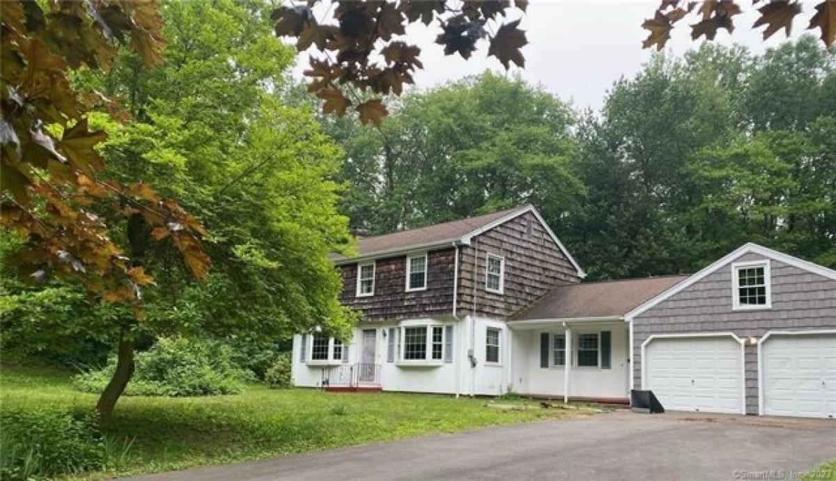 Picture of Home For Sale in Shelton, Connecticut, United States