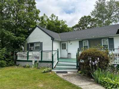 Home For Sale in Lake Grove, New York
