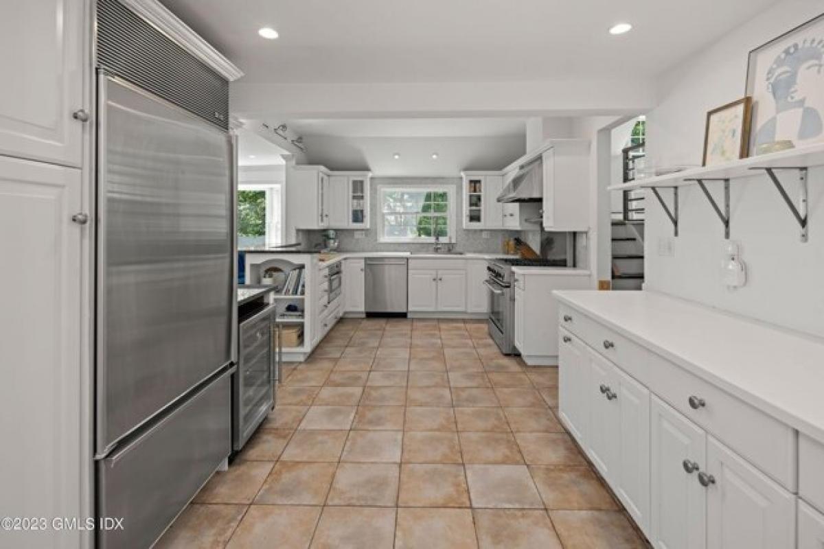Picture of Home For Sale in Cos Cob, Connecticut, United States