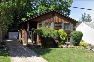 Home For Sale in Wickliffe, Ohio