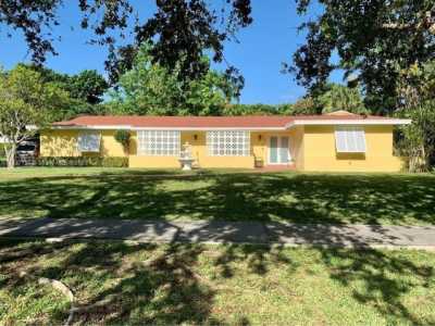 Home For Sale in Palmetto Bay, Florida