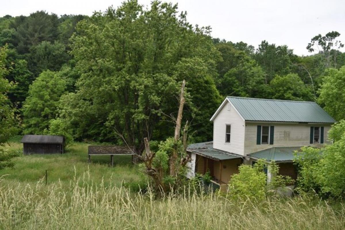 Picture of Home For Sale in Cameron, West Virginia, United States