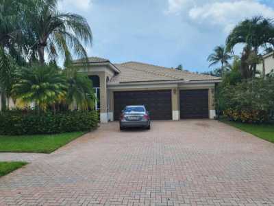 Home For Sale in Royal Palm Beach, Florida