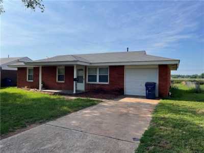 Home For Sale in Lindsay, Oklahoma