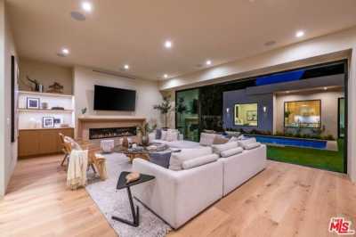 Home For Sale in Encino, California
