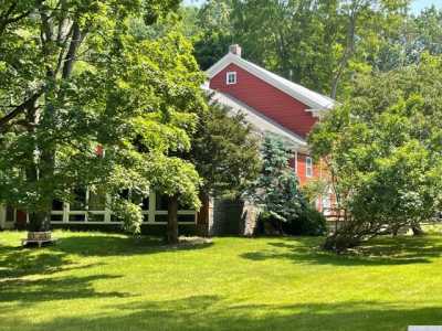 Home For Sale in East Greenbush, New York