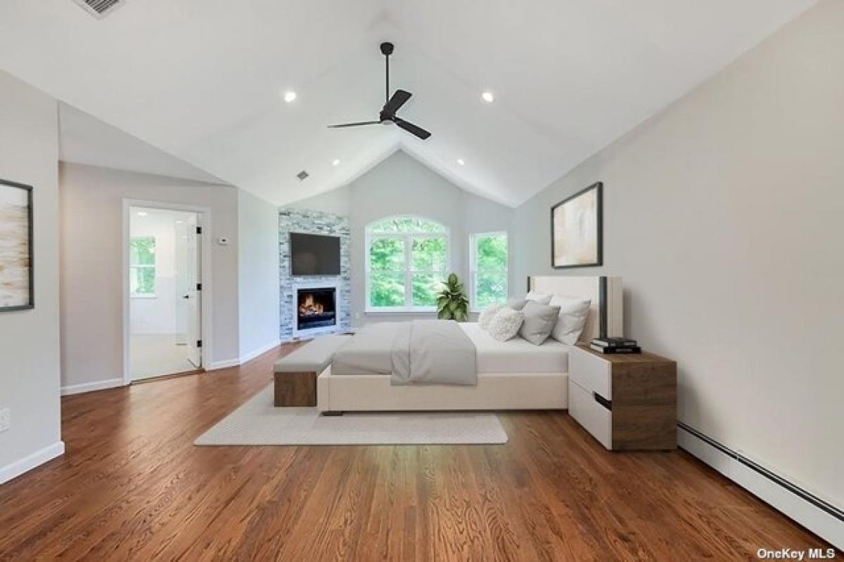 Picture of Home For Sale in Setauket, New York, United States