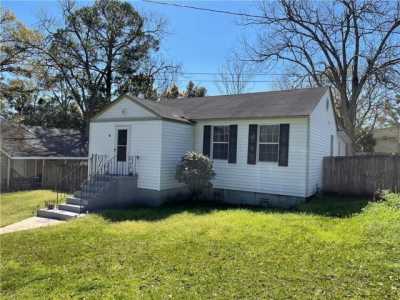 Home For Sale in Chickasaw, Alabama