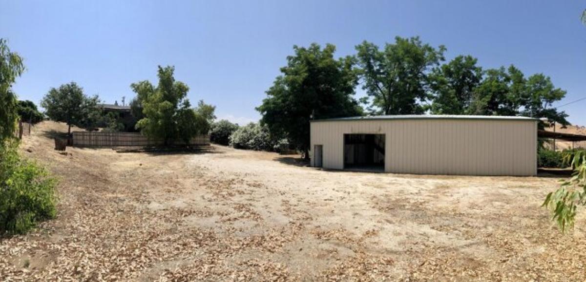 Picture of Home For Sale in Porterville, California, United States