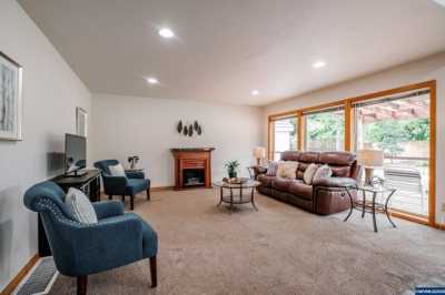 Home For Sale in McMinnville, Oregon