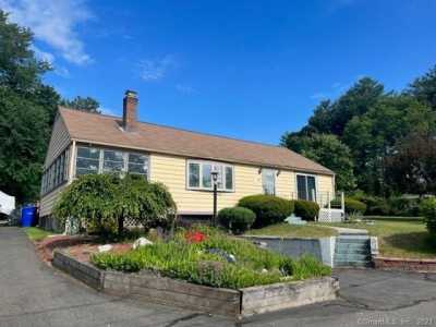 Home For Sale in Ellington, Connecticut