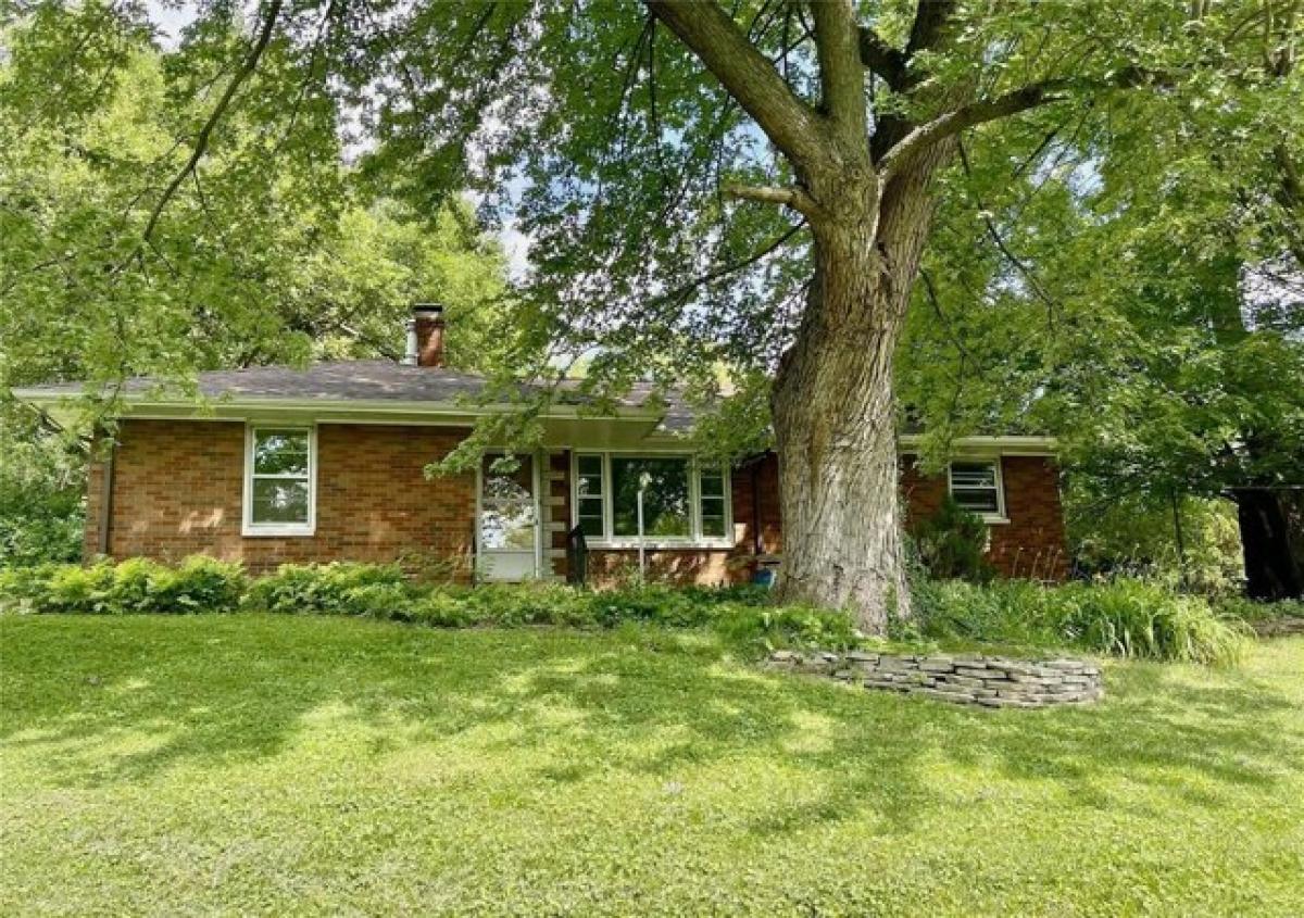 Picture of Home For Sale in Collinsville, Illinois, United States
