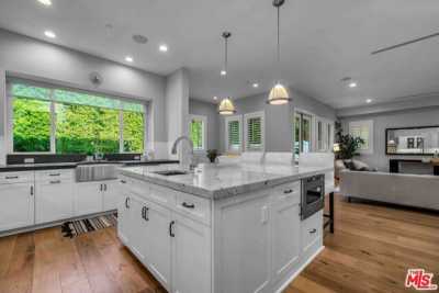 Home For Sale in Sherman Oaks, California
