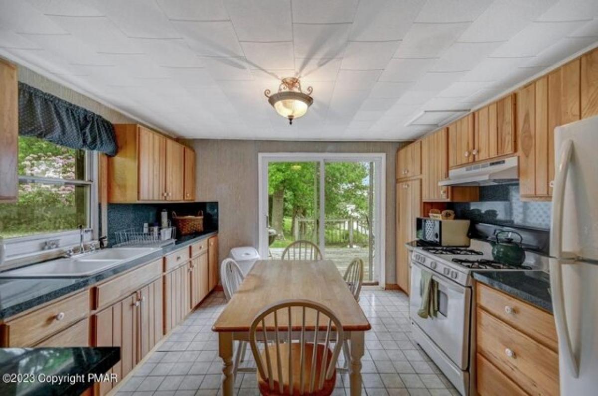 Picture of Home For Sale in Long Pond, Pennsylvania, United States