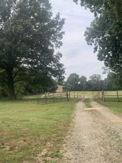Home For Sale in Newbern, Tennessee