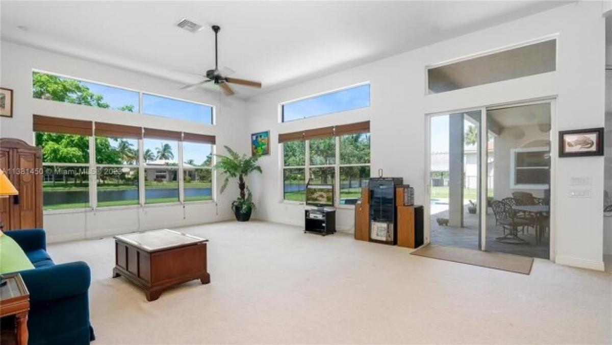 Picture of Home For Sale in Davie, Florida, United States