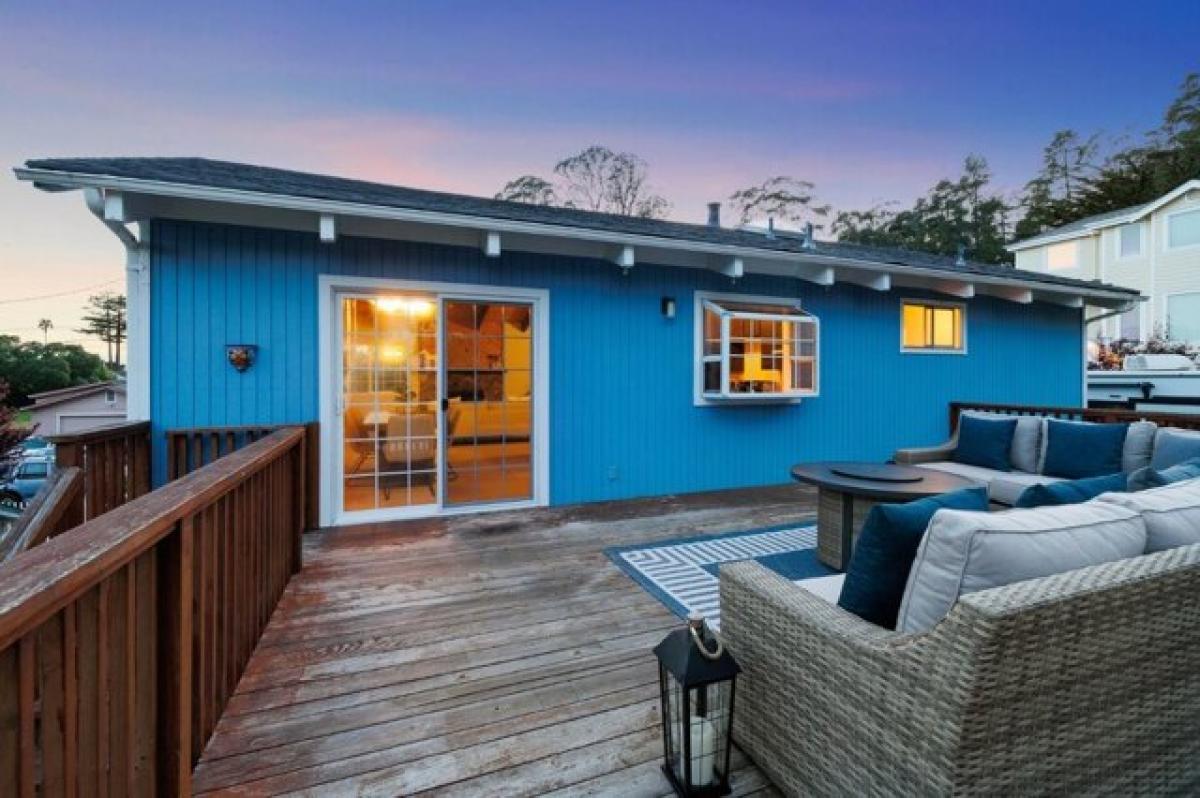 Picture of Home For Sale in El Granada, California, United States